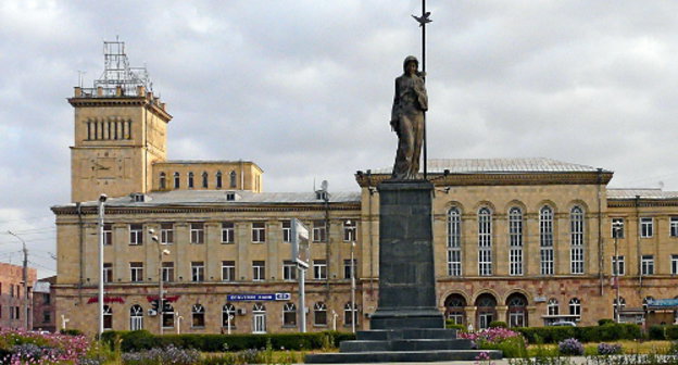 Армения, Ширакская область, Гюмри. Здание мэрии. Фото: Rita Willaert, http://www.flickr.com/photos/rietje