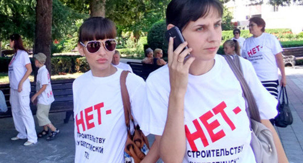 Сход местных жителей против строительства ТЭС в Кудепсте. Сочи, 17 августа 2012 г. Фото Светланы Кравченко для "Кавказского узла"