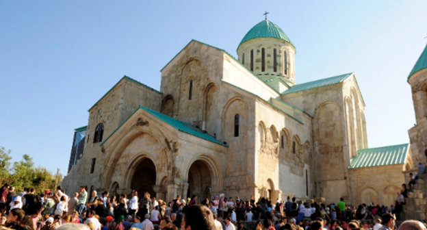 Грузия, Кутаиси, 16 сентября 2012 г. Открытие обновленного храма Баграта. Фото пресс-службы президента Грузии, http://www.president.gov.ge