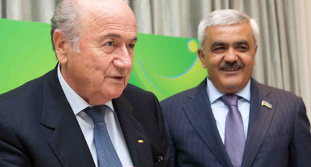 Президент FIFA Йозеф Блаттер и Президент Азербайджанской футбольной ассоциации Ровнаг Абдуллаев на пресс-конференции в Баку 21 сентября 2012 г. Фото Азиза Каримова для "Кавказского узла" Президент FIFA Йозеф Блаттер и Президент Азербайджанской футбольной ассоциации Ровнаг Абдуллаев на пресс-конференции в Баку 21 сентября 2012 г. Фото Азиза Каримова для "Кавказского узла"