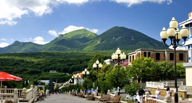 Гора Бештау. Вид с Лечебного парка в Пятигорске. Фото Pupsoid, http://ru.wikipedia.org Гора Бештау. Вид с Лечебного парка в Пятигорске. Фото Pupsoid, http://ru.wikipedia.org