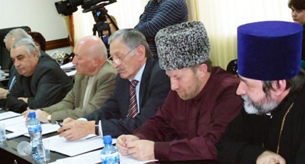 Заседание Совета Общественной палаты КБР. 2011 г. Фото: http://opkbr.ru