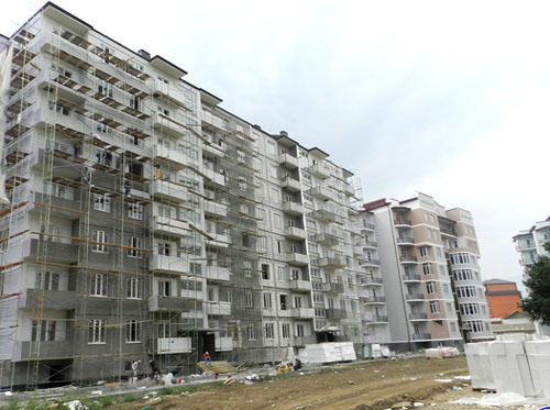 Строительство многоэтажного дома в Махачкале. Фото http://www.riadagestan.ru Строительство многоэтажного дома в Махачкале. Фото http://www.riadagestan.ru