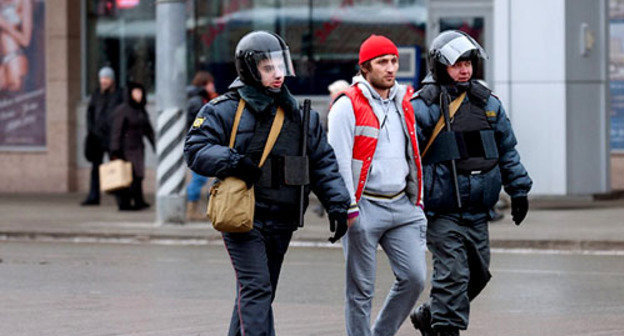Беспорядки возле ТЦ "Европейский" в Москве. 15 декабря 2010 г. Фото: taek.livejournal.com © ЮГА.ру