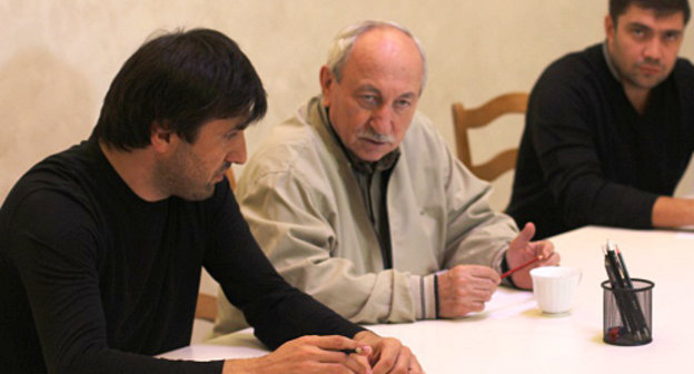 Пресс-конференция в редакции газеты "Черновик". Махачкала, 12 октября 2012 г. Фото Махача Ахмедова для "Кавказского узла"