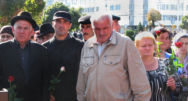 Кабардино-Балкария, Нальчик, 13 октября 2012 г. Митинг в память о погибших при нападении на Нальчик. Фото Людмилы Маратовой для "Кавказского узла"