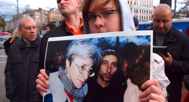 Пикет памяти Анны Политковской. Москва, 7 октября 2012 г. Фото: Vadim Preslitsky, http://www.ridus.ru Пикет памяти Анны Политковской. Москва, 7 октября 2012 г. Фото: Vadim Preslitsky, http://www.ridus.ru