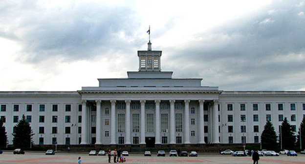 Дом правительства Кабардино-Балкарии. Фото: Angela_Toidze at Flickr.Com Дом правительства Кабардино-Балкарии. Фото: Angela_Toidze at Flickr.Com