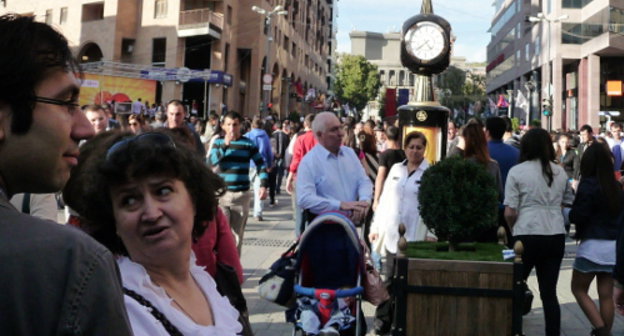 Ереванцы на праздновании дня города. 14 октября 2012 г. Фото Армине Мартиросян для "Кавказского узла"