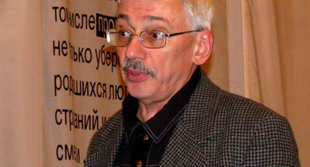 Олег Орлов во время презентации и обсуждения двух первых докладов Международной кризисной группы (ICG) по Северному Кавказу. Москва, 8 ноября 2012 г. Фото Натальи Крайновой для "Кавказского узла" Олег Орлов во время презентации и обсуждения двух первых докладов Международной кризисной группы (ICG) по Северному Кавказу. Москва, 8 ноября 2012 г. Фото Натальи Крайновой для "Кавказского узла"