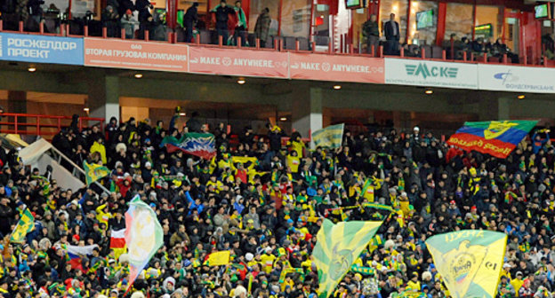 Трибуны во время матча "АНжи"-"Ливерпуль". Москва, 8 ноября 2012 г. Фото пресс-службы ФК "Анжи", www.fc-anji.ru Трибуны во время матча "АНжи"-"Ливерпуль". Москва, 8 ноября 2012 г. Фото пресс-службы ФК "Анжи", www.fc-anji.ru