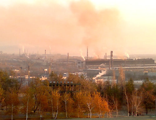 Выбросы с завода "Красный Октябрь". Волгоград, 12 октября 2012 г. Фото Вячеслава Ященко для "Кавказского узла" Выбросы с завода "Красный Октябрь". Волгоград, 12 октября 2012 г. Фото Вячеслава Ященко для "Кавказского узла"