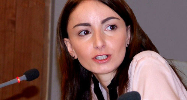 Нана Плиева во время гражданских слушаний "Нарушения прав журналистов на Южном Кавказе – проблемы четвертой власти". Тбилиси, 10 ноября 2012 г. Фото Эдиты Бадасян для "Кавказского узла" Нана Плиева во время гражданских слушаний "Нарушения прав журналистов на Южном Кавказе – проблемы четвертой власти". Тбилиси, 10 ноября 2012 г. Фото Эдиты Бадасян для "Кавказского узла"