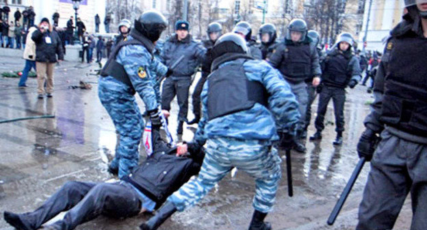 Массовые беcпорядки на Манежной площади. Москва, декабрь 2010 г. Фото Yuri Timofeyev (RFE/RL) Массовые беcпорядки на Манежной площади. Москва, декабрь 2010 г. Фото Yuri Timofeyev (RFE/RL)