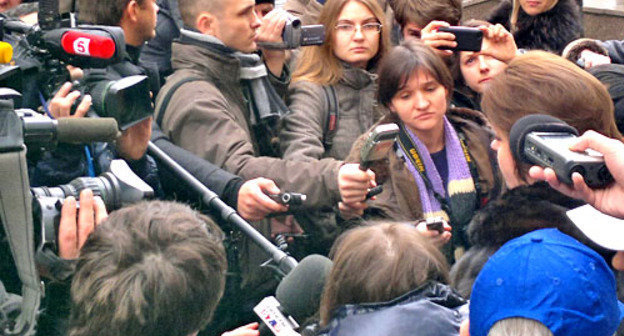 Оксана Михалкина дает интервью журналистам. Москва, 27 ноября 2012 г. Фото Юлии Буславской для "Кавказского узла" Оксана Михалкина дает интервью журналистам. Москва, 27 ноября 2012 г. Фото Юлии Буславской для "Кавказского узла"