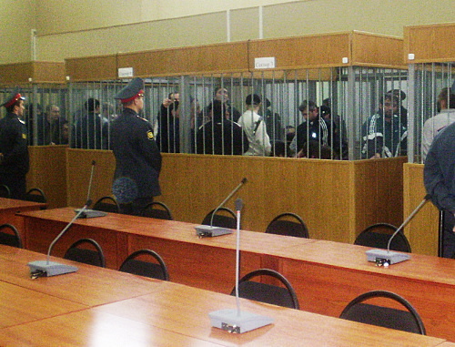 Судебные слушания по делу о нападении на Нальчик. 19 марта 2009 года. Фото корреспондента "Кавказского Узла" Луизы Оразаевой. Судебные слушания по делу о нападении на Нальчик. 19 марта 2009 года. Фото корреспондента "Кавказского Узла" Луизы Оразаевой.