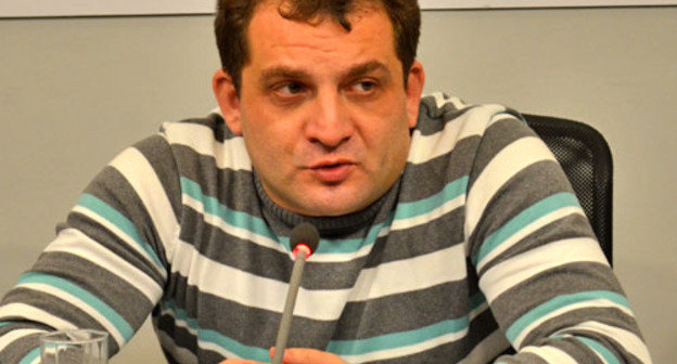 Гия Какачия во время круглого стола, на котором обсуждались проблемы беспризорных детей в Грузии. Тбилиси, 13 декабря 2012 г. Фото Эдиты Бадасян для "Кавказского узла"