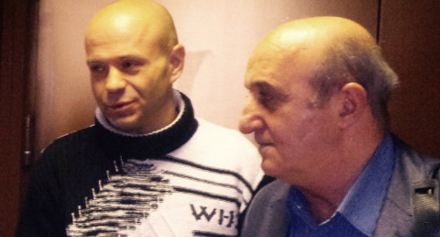 Подсудимый Дмитрий Павлюченков и его адвокат Карен Нерсесян в Мосгорсуде. Москва, 12 декабря 2012 г. Фото Юлии Буславской для "Кавказского узла" Подсудимый Дмитрий Павлюченков и его адвокат Карен Нерсесян в Мосгорсуде. Москва, 12 декабря 2012 г. Фото Юлии Буславской для "Кавказского узла"
