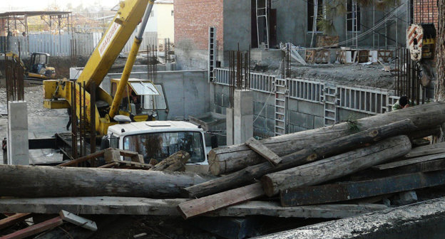 Южная Осетия, Цхинвал, строительство жилья. 3 декабря 2012 г. Фото Марии Котаевой для "Кавказского узла"