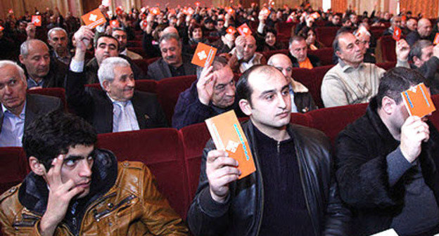 Съезд оппозиционной партии «Республика». Ереван, 21 декабря 2012 г. Фото PanArmenian Photo Съезд оппозиционной партии «Республика». Ереван, 21 декабря 2012 г. Фото PanArmenian Photo