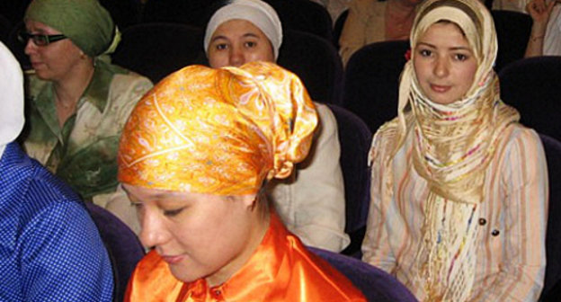 Мусульманки в традиционной одежде. Фото: http://ansar.ru