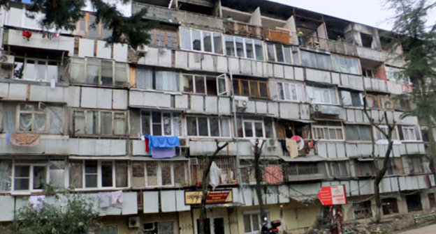 Многоквартирный дом по улице Чебрикова, в котором произошло возгорание. Сочи, декабрь 2012 г. Фото Светланы Кравченко для "Кавказского узла" Многоквартирный дом по улице Чебрикова, в котором произошло возгорание. Сочи, декабрь 2012 г. Фото Светланы Кравченко для "Кавказского узла"