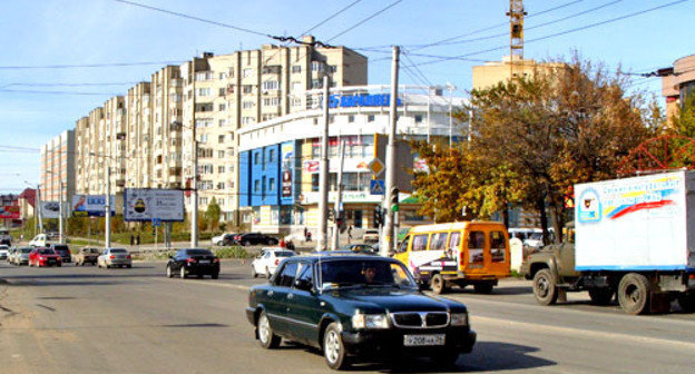 Перекрёсток улиц 45-я Параллель и 50 лет ВЛКСМ в Ставрополе. Фото http://ru.wikipedia.org Перекрёсток улиц 45-я Параллель и 50 лет ВЛКСМ в Ставрополе. Фото http://ru.wikipedia.org