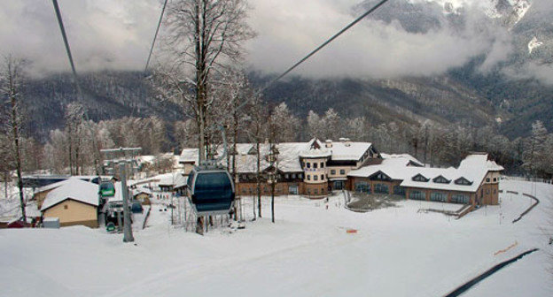 Горнолыжный комплекс "Роза Хутор". Фото Sergei Kazantsev, http://commons.wikimedia.org Горнолыжный комплекс "Роза Хутор". Фото Sergei Kazantsev, http://commons.wikimedia.org