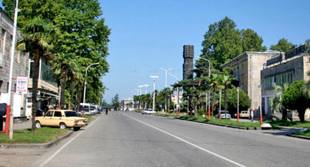 Центральная улица в Абаше, Грузия. Фото Alsandro, http://commons.wikimedia.org Центральная улица в Абаше, Грузия. Фото Alsandro, http://commons.wikimedia.org
