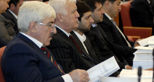 Депутаты Народного собрания Дагестана. Фото: Айшат Ахмедова, http://www.riadagestan.ru Депутаты Народного собрания Дагестана. Фото: Айшат Ахмедова, http://www.riadagestan.ru