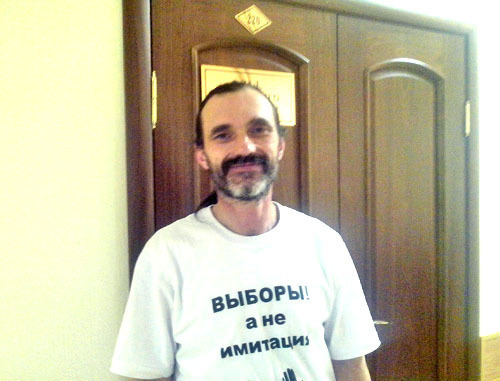 Михаил Анисенко после вынесения решения суда. Астрахань, 20 февраля 2013 г. Фото Елены Гребенюк для "Кавказского узла" Михаил Анисенко после вынесения решения суда. Астрахань, 20 февраля 2013 г. Фото Елены Гребенюк для "Кавказского узла"