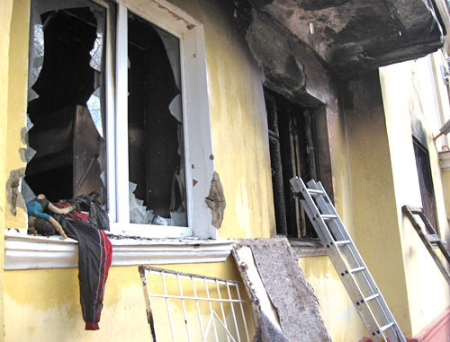 Пожар в двухэтажном многоквартирном доме в Волгограде. 2 марта 2013 г. Фото Вячеслава Ященко для "Кавказского узла" Пожар в двухэтажном многоквартирном доме в Волгограде. 2 марта 2013 г. Фото Вячеслава Ященко для "Кавказского узла"