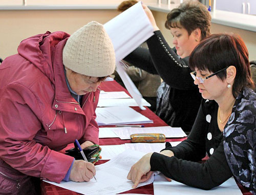 Голосование на выборах в городскую думу Краснодара 10 марта 2013 г. Фото Андрея Кошика для "Кавказского узла". Голосование на выборах в городскую думу Краснодара 10 марта 2013 г. Фото Андрея Кошика для "Кавказского узла".
