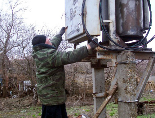 Работы по восстановлению электроснабжения в Ростовской области. Март 2013 г. Фото пресс-службы ГУ МЧС по Ростовской области, http://www.61.mchs.gov.ru Работы по восстановлению электроснабжения в Ростовской области. Март 2013 г. Фото пресс-службы ГУ МЧС по Ростовской области, http://www.61.mchs.gov.ru