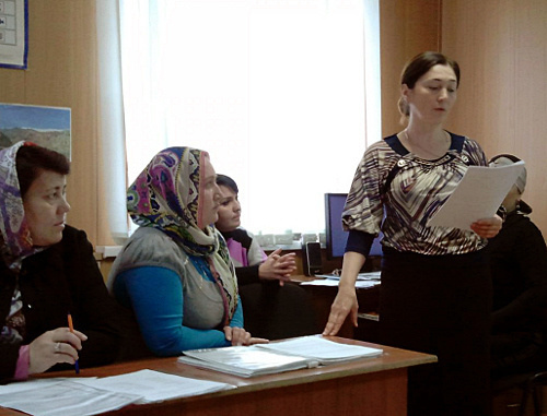 Школьные учителя на семинаре. Дагестан, Буйнакск. Фото: http://buynaksk11.dagschool.com Школьные учителя на семинаре. Дагестан, Буйнакск. Фото: http://buynaksk11.dagschool.com