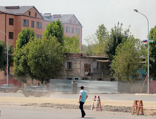 Назрань. Снос старого жилья. 2012 г. Фото: http://rusing.livejournal.com