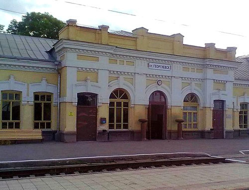 Железнодорожный вокзал Георгиевск, Ставропольский край. Фото: Ален Катин, http://ru.wikipedia.org/