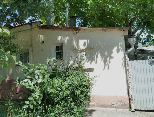 Дом 1890 года постройки по улице К. Хетагурова, 20 в котором была предоставлена квартира семье Шабановых мэрией Пятигорска. Ставропольский край, июль 2013 г. Фото Светланы Кравченко для "Кавказского узла" Дом 1890 года постройки по улице К. Хетагурова, 20 в котором была предоставлена квартира семье Шабановых мэрией Пятигорска. Ставропольский край, июль 2013 г. Фото Светланы Кравченко для "Кавказского узла"
