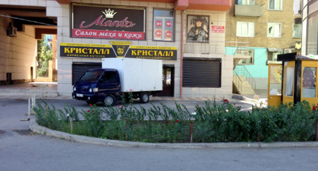 Магазин "Кристалл". Махачкала, проспект Шамиля, 5 августа 2013 г. Фото Махача Ахмедова для "Кавказского узла"
