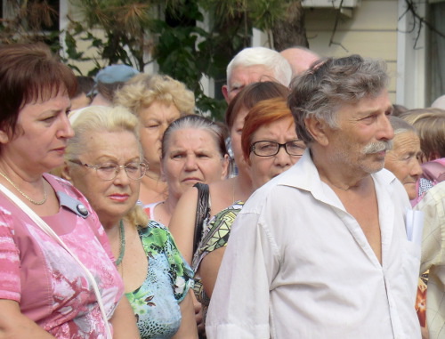 Участники экологического митинга в Абинске. Краснодарский край, 17 августа 2013 г. Фото Натальи Дорохиной для "Кавказского узла"