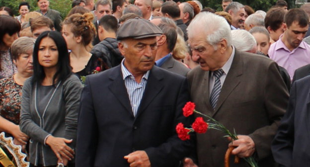 Траурные мероприятия в девятую годовщину теракта в Беслане. Северная Осетия, Беслан, 1 сентября 2013 г. Фото Эммы Марзоевой для "Кавказского узла"