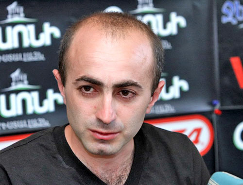 Председатель партии "Национальное возрождение" Айк Ханумян. Фото http://www.a1plus.am/ Председатель партии "Национальное возрождение" Айк Ханумян. Фото http://www.a1plus.am/