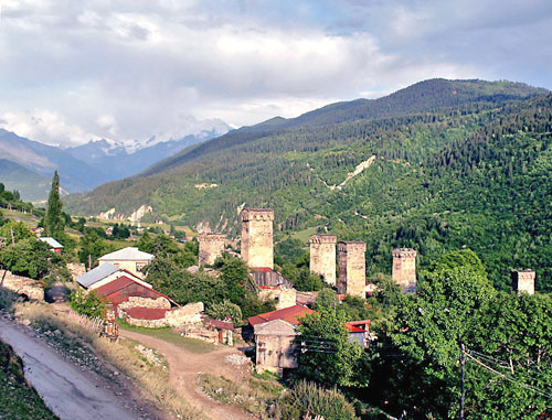 Местийский район Грузии. Фото: Gogi Bedenashvili, http://ru.wikipedia.org/ Местийский район Грузии. Фото: Gogi Bedenashvili, http://ru.wikipedia.org/
