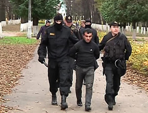 Задержание Орхана Зейналова в Коломне 15 октября 2013 г. Кадр оперативной видеосъемки ГУ МВД РФ Задержание Орхана Зейналова в Коломне 15 октября 2013 г. Кадр оперативной видеосъемки ГУ МВД РФ