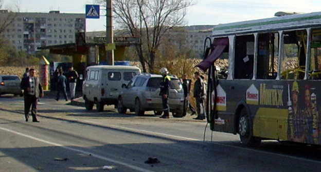 Взорванный автобус в Красноармейском районе Волгограда. 21 октября 2013 г. Фото ГУ МЧС по Волгоградской области, http://www.34.mchs.gov.ru
