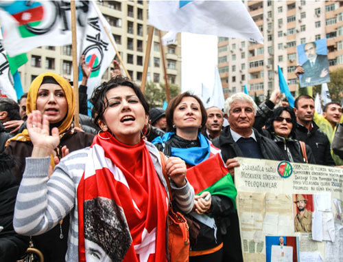 Митинг с требованием отмены результатов президентских выборов. Баку, 27 октября 2013 г. Фото Азиза Каримова для "Кавказского узла" Митинг с требованием отмены результатов президентских выборов. Баку, 27 октября 2013 г. Фото Азиза Каримова для "Кавказского узла"