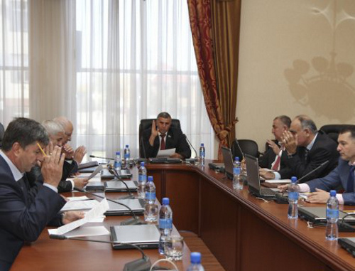 Заседание Совета парламента Чеченской республики. ноябрь 2013 г. Фото: http://parlamentchr.ru Заседание Совета парламента Чеченской республики. ноябрь 2013 г. Фото: http://parlamentchr.ru