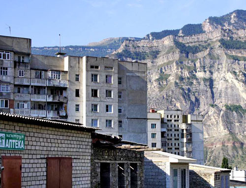 Многоквартирные дома в Унцукульском районе Дагестана. Фото: Рашид Сулейманов, http://www.odnoselchane.ru/ Многоквартирные дома в Унцукульском районе Дагестана. Фото: Рашид Сулейманов, http://www.odnoselchane.ru/
