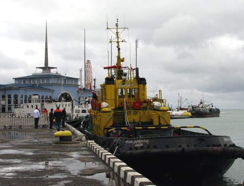 Порт и здание морского вокзала в Батуми, Аджария. Октябрь 2013 года. Фото Юлии Кашеты для "Кавказского узла"