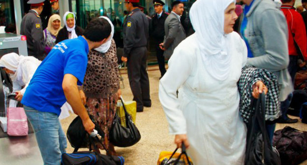 Ингушские паломники отправляются в хадж. Магас, 2012 г. Фото пресс службы Комитета по делам молодежи РИ, kdm06.ru